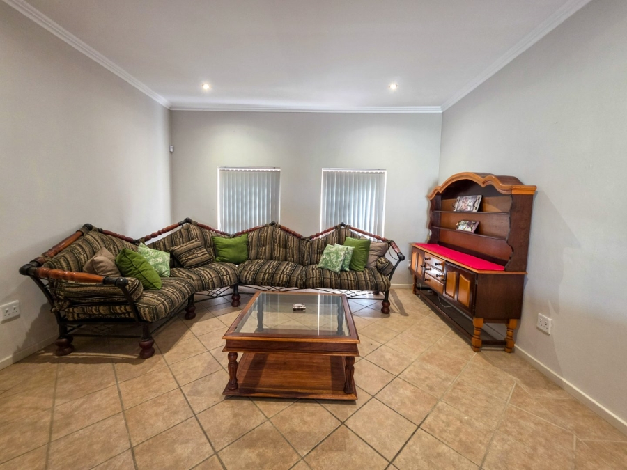 1 Bedroom Property for Sale in Stilbaai Western Cape